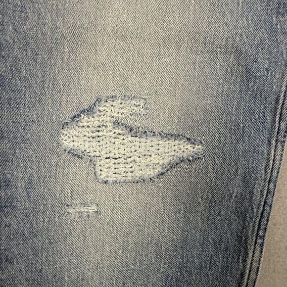 Old Navy Jeans Boys 18 Light Wash Built-In Flex Distressed Adjustable Waist - Picture 9 of 16